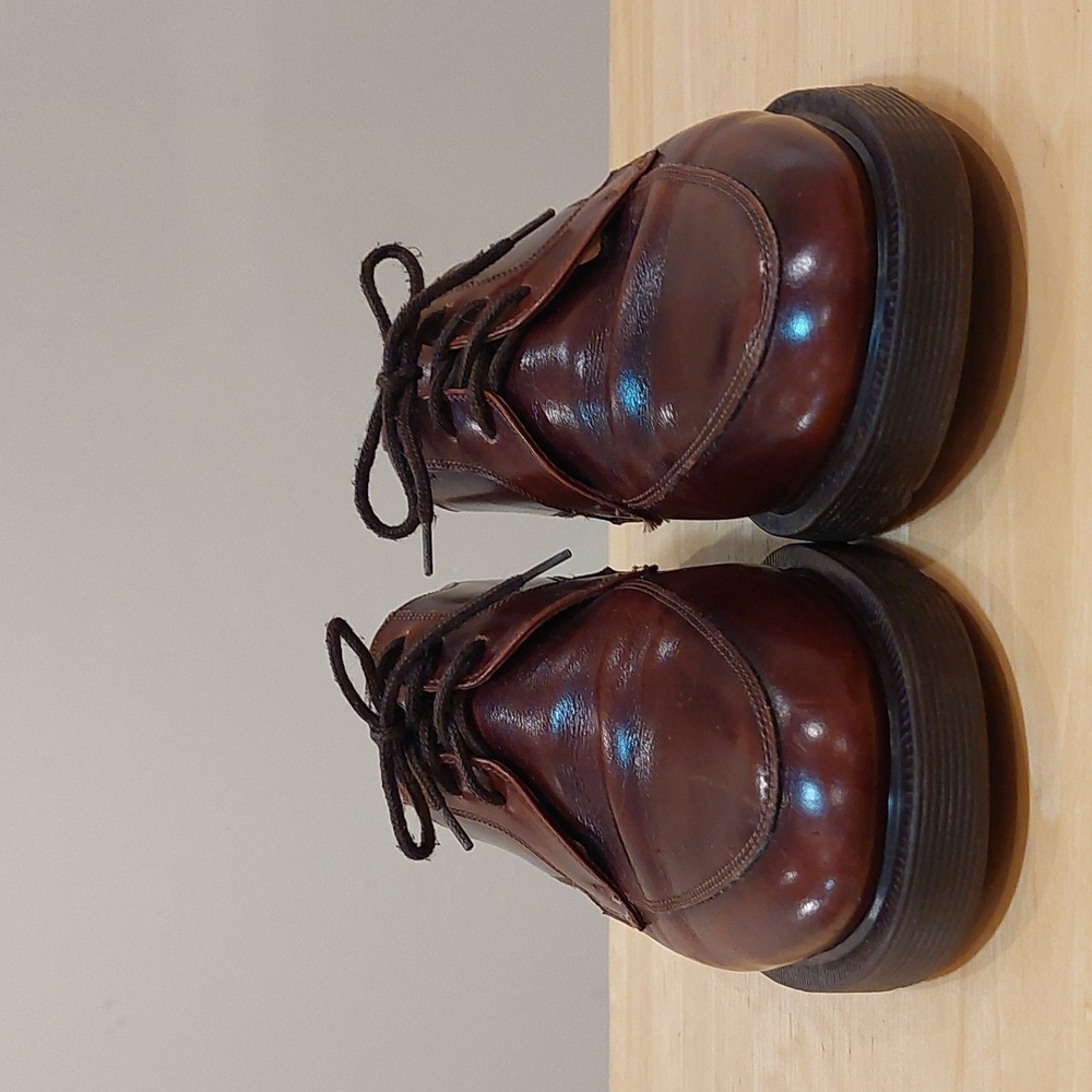Vintage Dr. Martens. Brown Leather Oxford Shoes - Picture 2 of 14